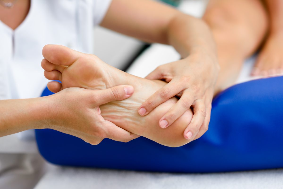 Medical massage at the foot